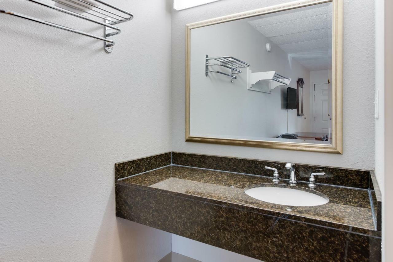 Americas Best Value Inn Колумбус Экстерьер фото